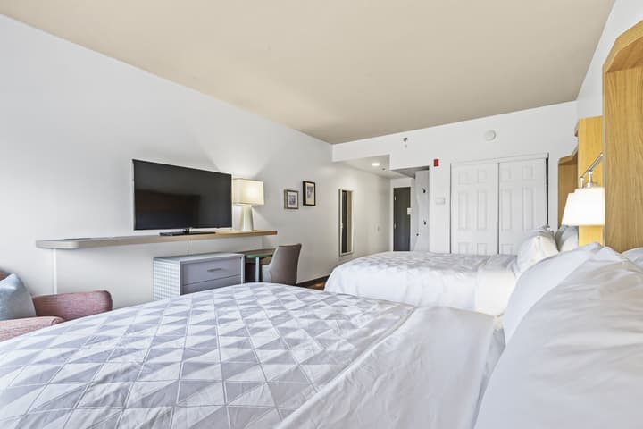 Holiday Inn St. Petersburg West by IHG