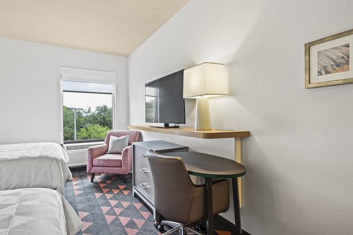 Holiday Inn St. Petersburg West by IHG
