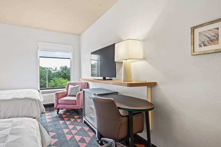 Holiday Inn St. Petersburg West by IHG