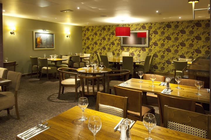 Premier Inn London Heathrow Airport T2 & T3 - Bath Road