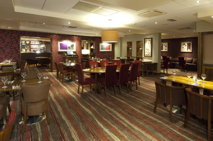 Premier Inn London Heathrow Airport T2 & T3 - Bath Road