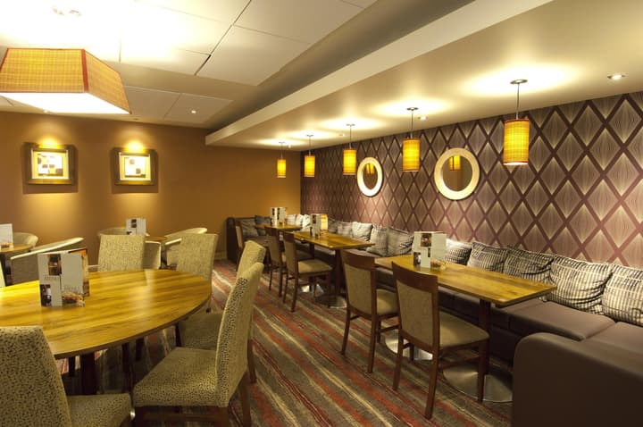 Premier Inn London Heathrow Airport T2 & T3 - Bath Road
