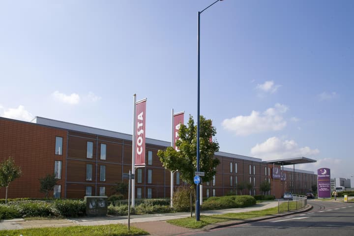Premier Inn London Heathrow Airport T2 & T3 - Bath Road