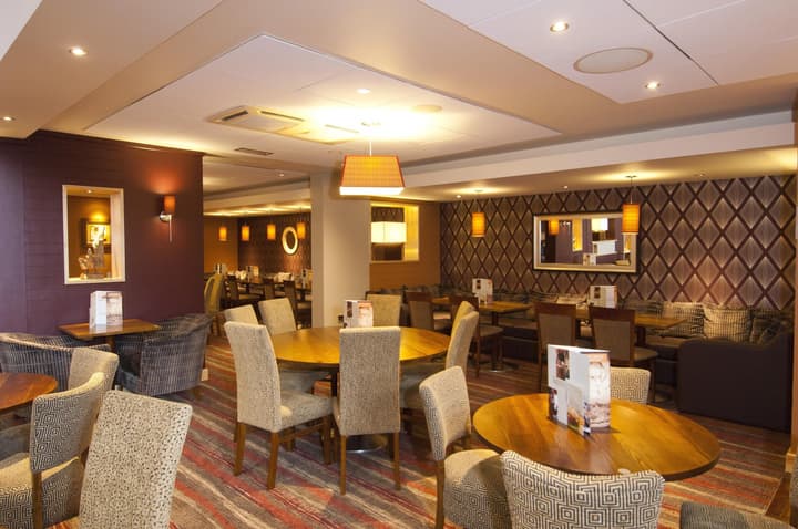 Premier Inn London Heathrow Airport T2 & T3 - Bath Road