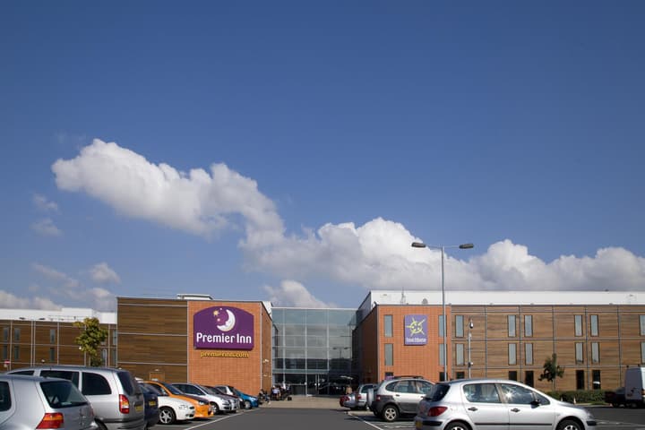 Premier Inn London Heathrow Airport T2 & T3 - Bath Road