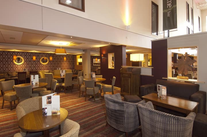 Premier Inn London Heathrow Airport T2 & T3 - Bath Road