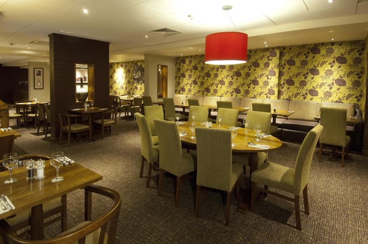 Premier Inn London Heathrow Airport T2 & T3 - Bath Road
