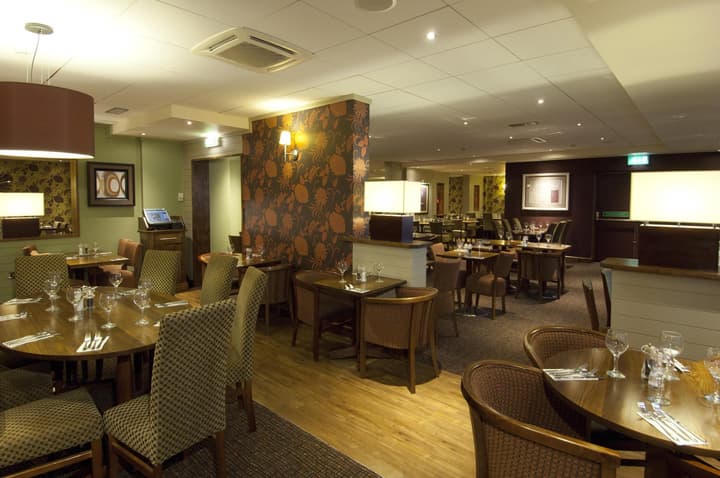 Premier Inn London Heathrow Airport T2 & T3 - Bath Road