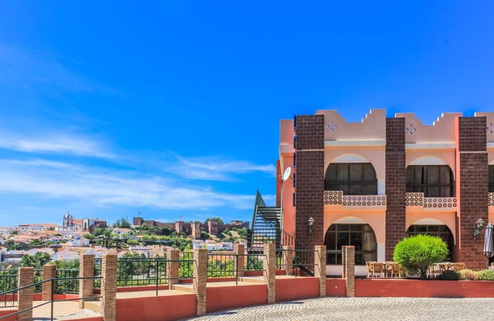 Hotel Colina Dos Mouros