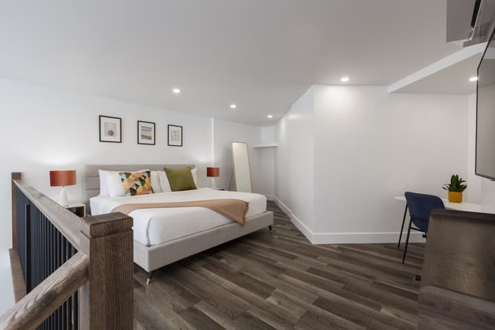 Strata Hotel