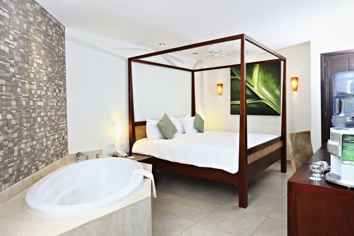 Sandos Caracol Nature Resort & Water Park All Inclusive