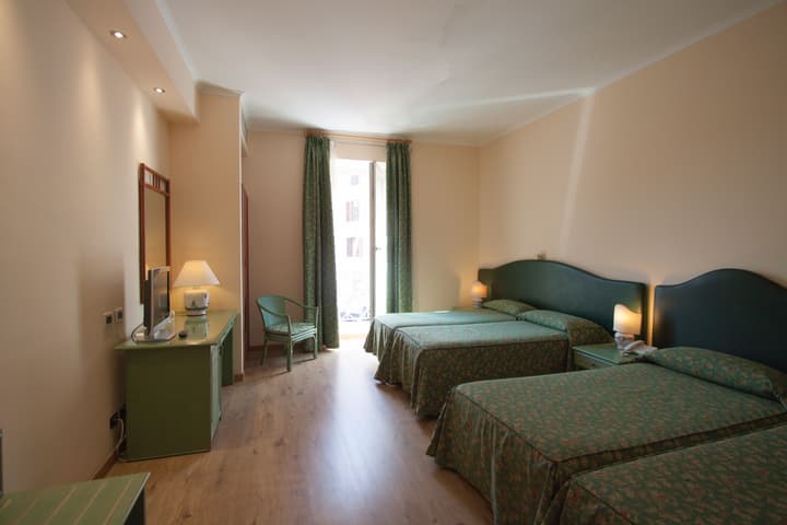 Laurentia Hotel