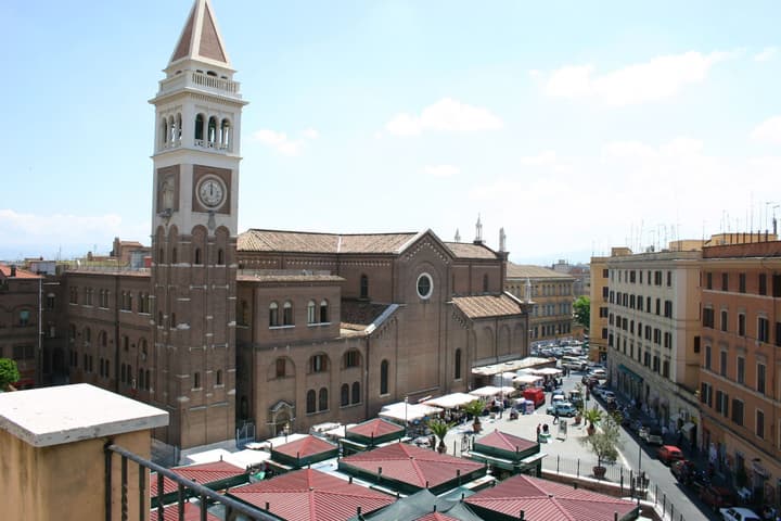 Laurentia Hotel