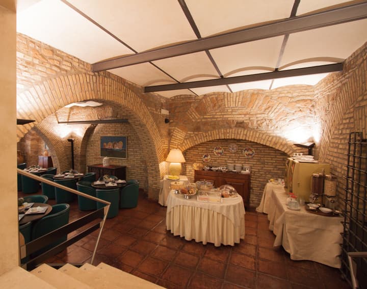 Laurentia Hotel
