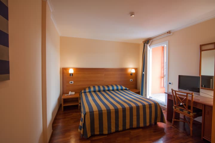 Laurentia Hotel
