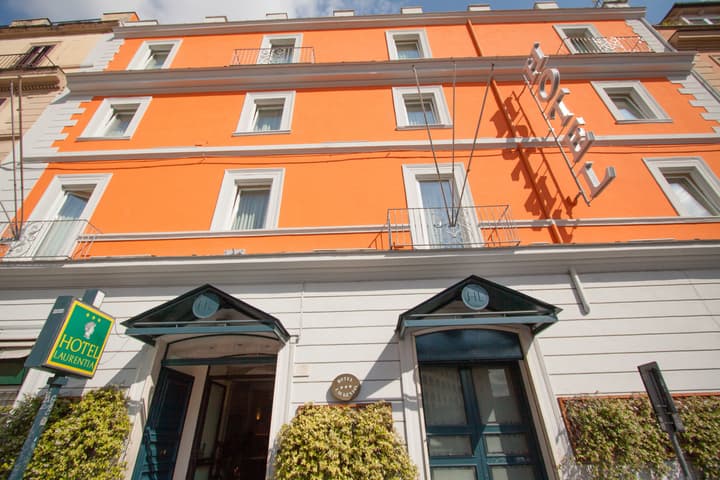 Laurentia Hotel