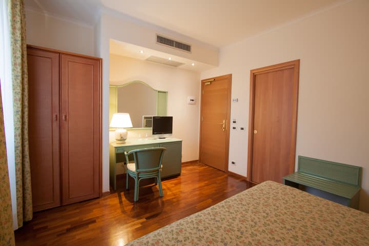 Laurentia Hotel