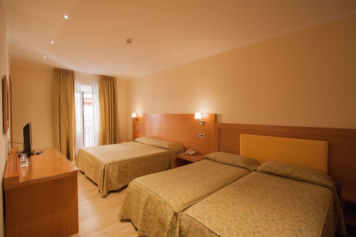 Laurentia Hotel