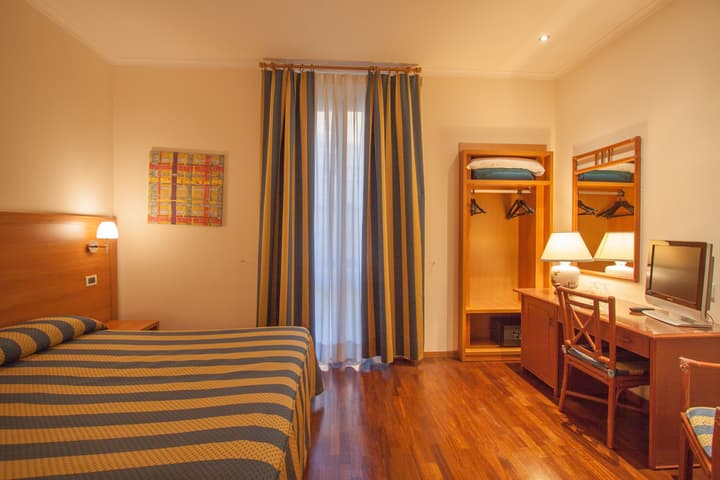 Laurentia Hotel