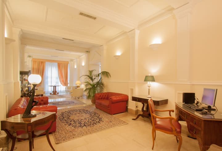 Laurentia Hotel