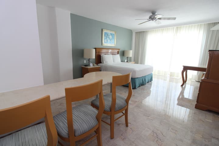 Hotel Emporio Acapulco