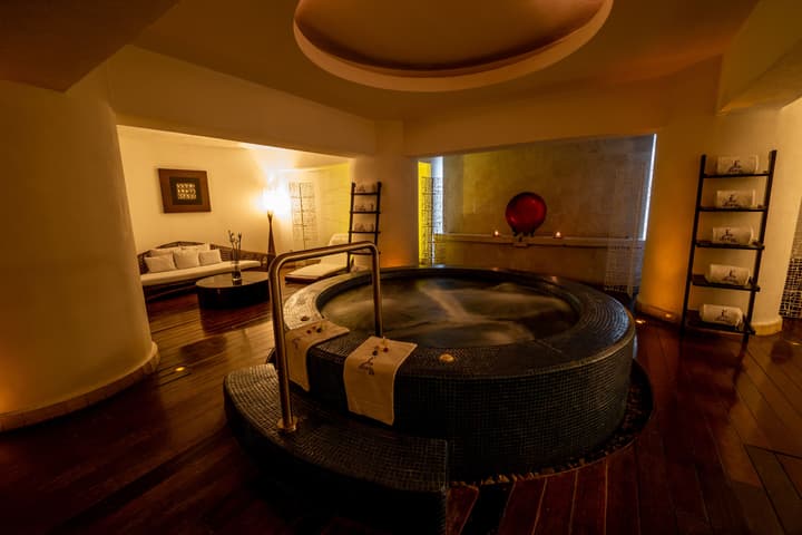 Hotel Emporio Acapulco