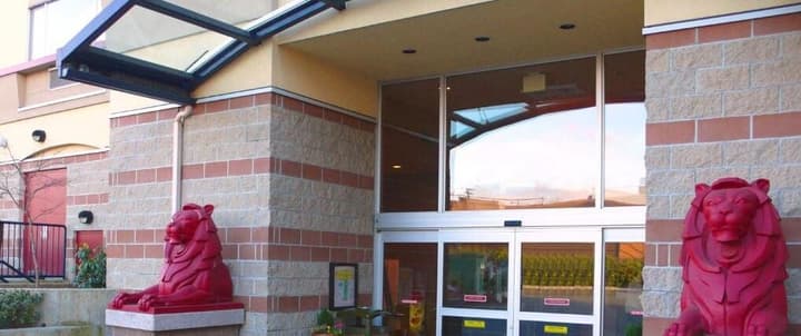 Red Lion Inn and Suites