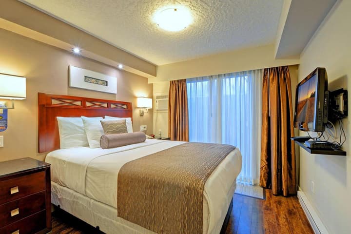 Red Lion Inn and Suites