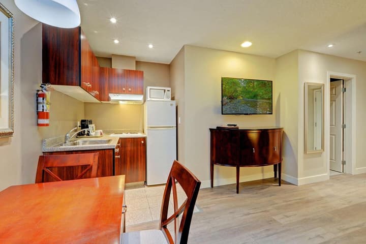 Red Lion Inn and Suites