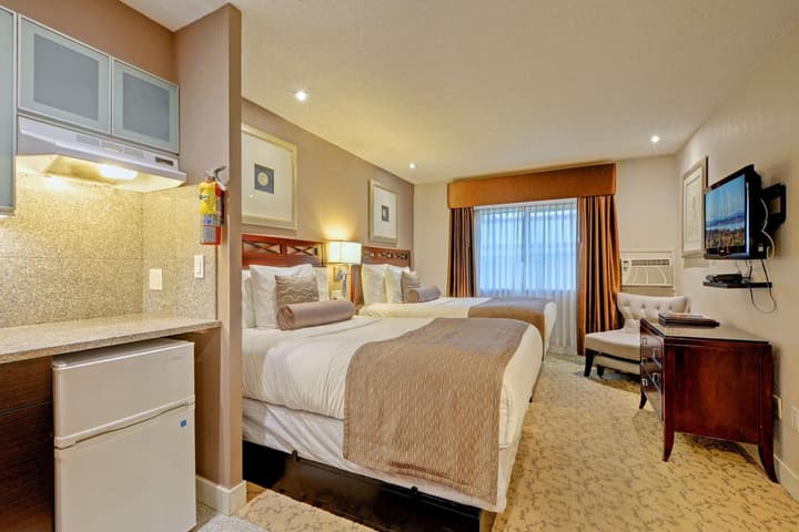 Red Lion Inn and Suites