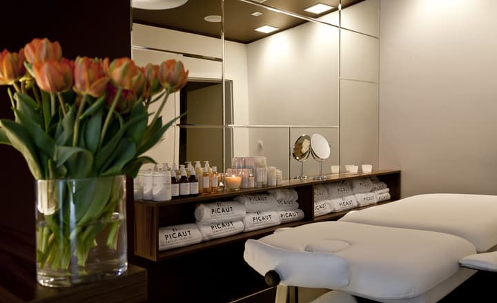 Hanza Hotel