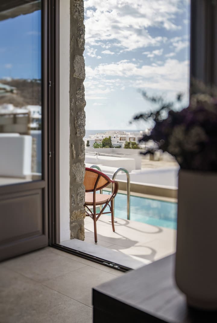 Pelican Bay Hotel