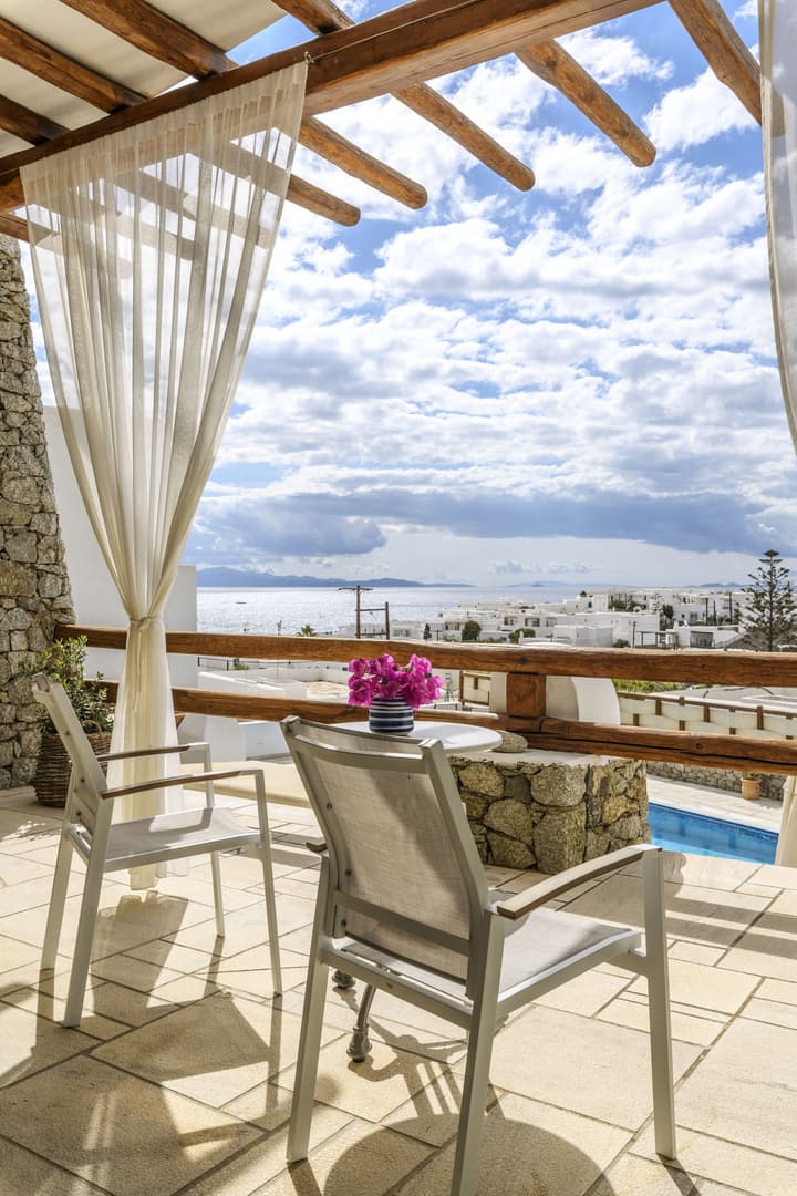Pelican Bay Hotel