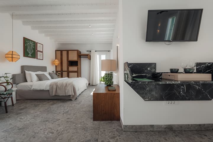Pelican Bay Hotel