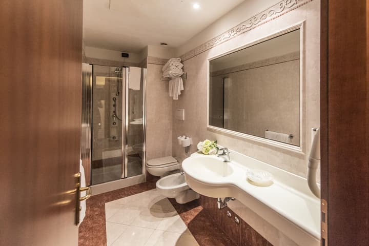 Admiral Hotel Villa Erme