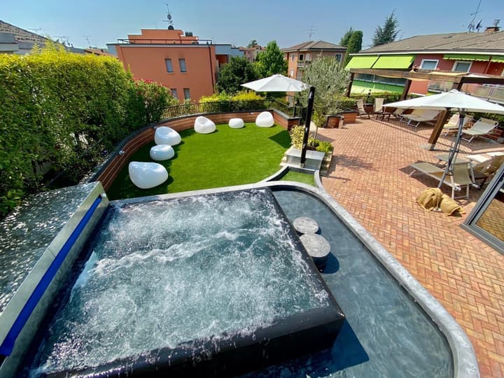 Admiral Hotel Villa Erme
