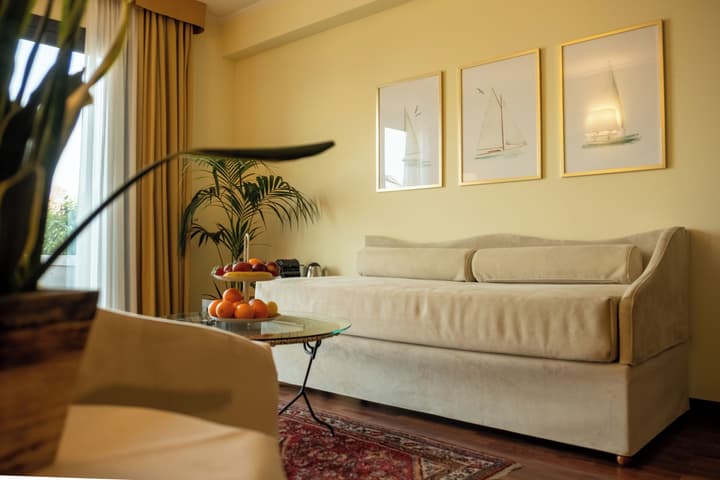 Admiral Hotel Villa Erme