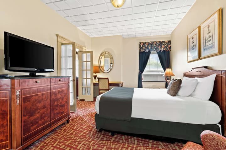 Genetti Hotel, SureStay Collection by Best Western