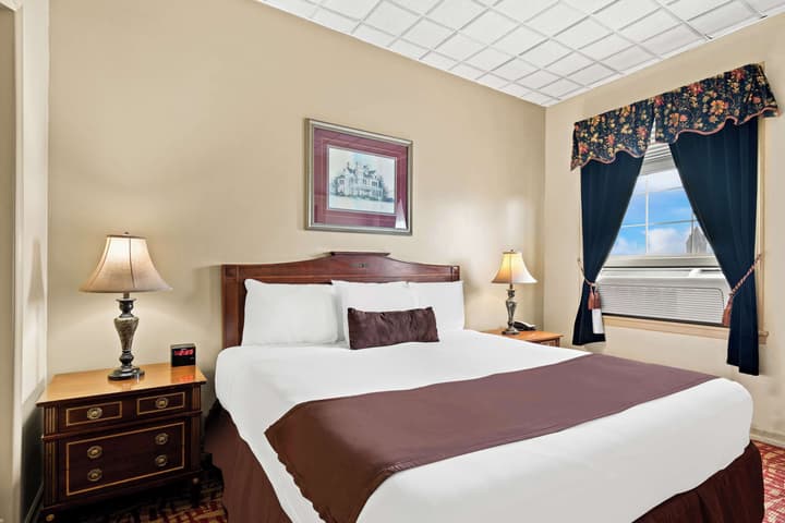 Genetti Hotel, SureStay Collection by Best Western