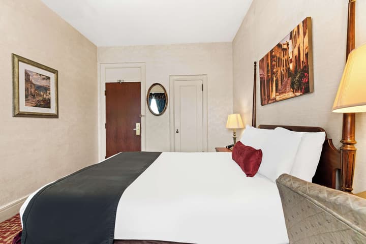 Genetti Hotel, SureStay Collection by Best Western