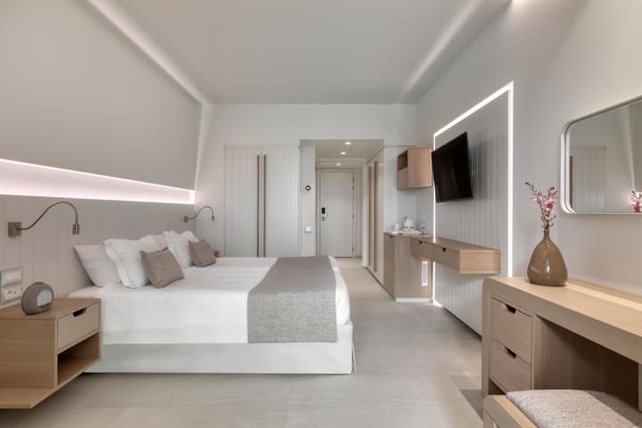 Neptune Luxury Resort
