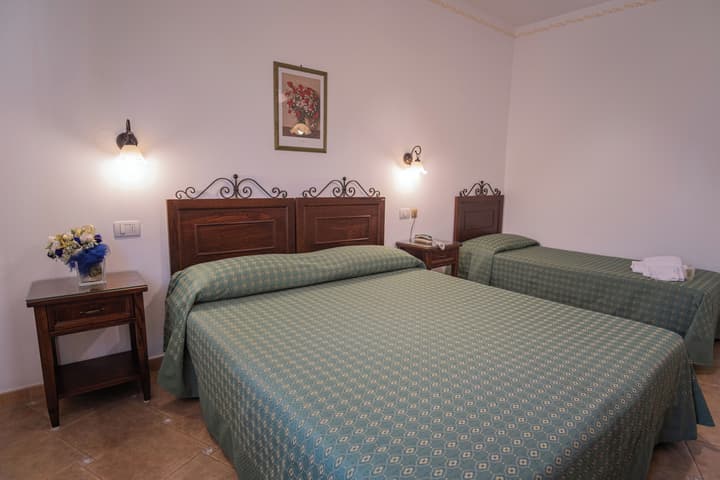 Hotel Ristorante Borgo La Tana