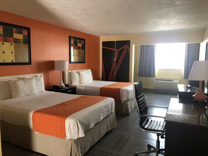 Howard Johnson by Wyndham North Bergen