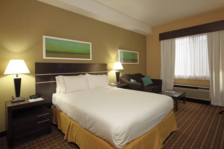Holiday Inn Express & Suites - Vernon by IHG