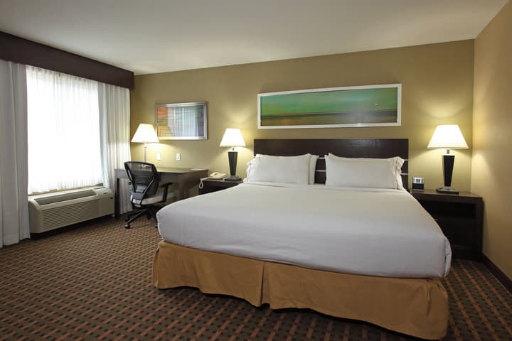 Holiday Inn Express & Suites - Vernon by IHG