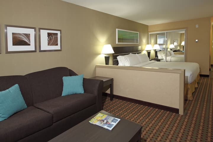 Holiday Inn Express & Suites - Vernon by IHG