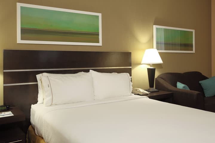 Holiday Inn Express & Suites - Vernon by IHG