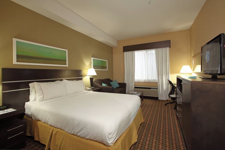 Holiday Inn Express & Suites - Vernon by IHG