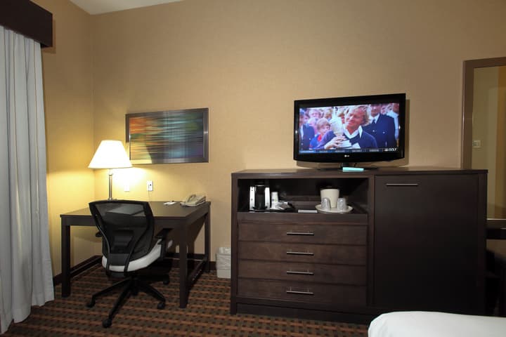 Holiday Inn Express & Suites - Vernon by IHG