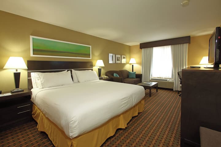 Holiday Inn Express & Suites - Vernon by IHG